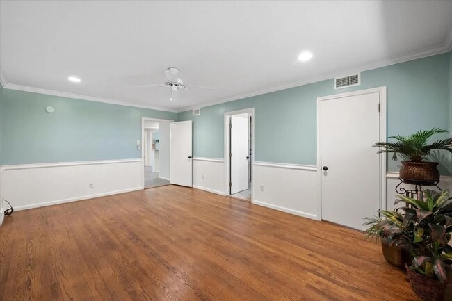 Photo - 1215 Columbia Cir