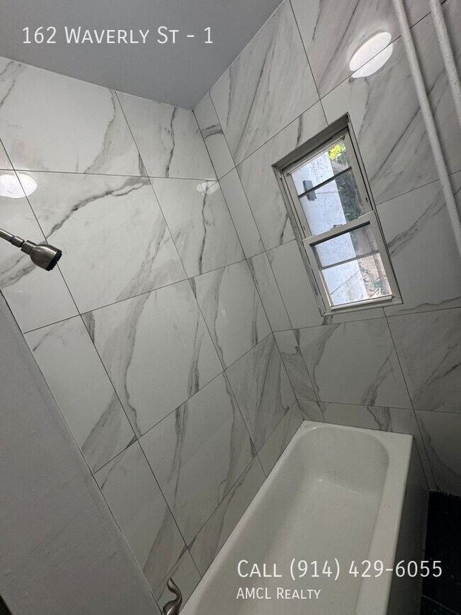 Photo - 162 Waverly St Unit 1