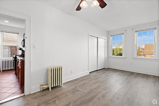 Building Photo - 117 Windsor St Unit 2 Rental
