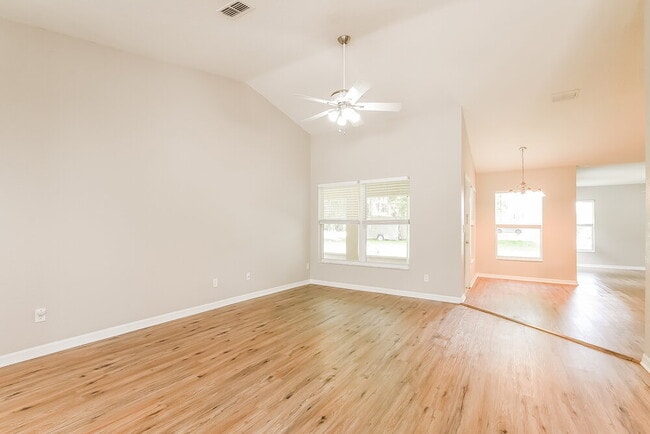 Photo - 35221 W Griffin Dr