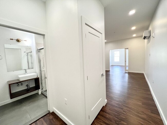 Photo - 824 N Calvert St