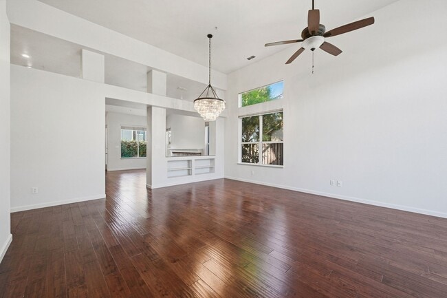 Photo - 1439 Gordon Dr