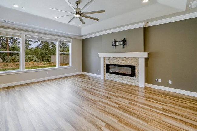 Photo - 4585 Risstay Way