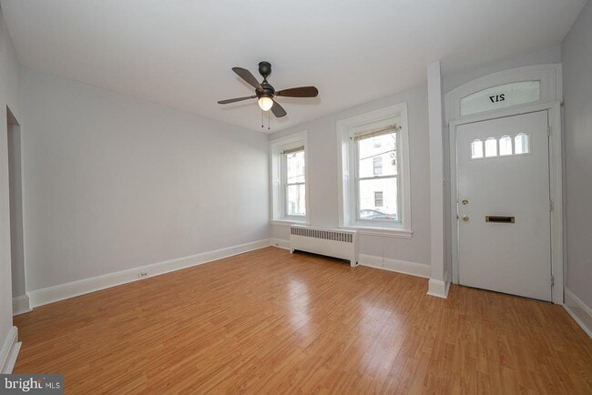 Photo - 217 Dupont St