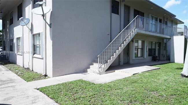 Photo - 15326 SW 72nd St Unit 11-14