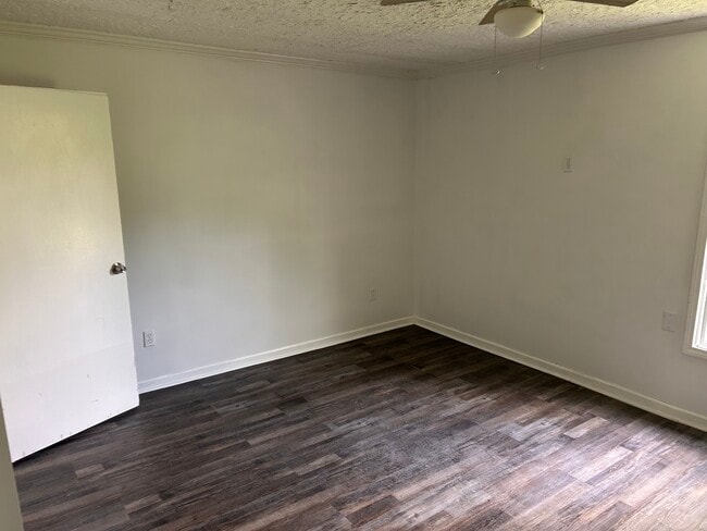 Photo - 106 3rd Ave