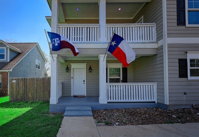 Photo - 1122 Detroit St