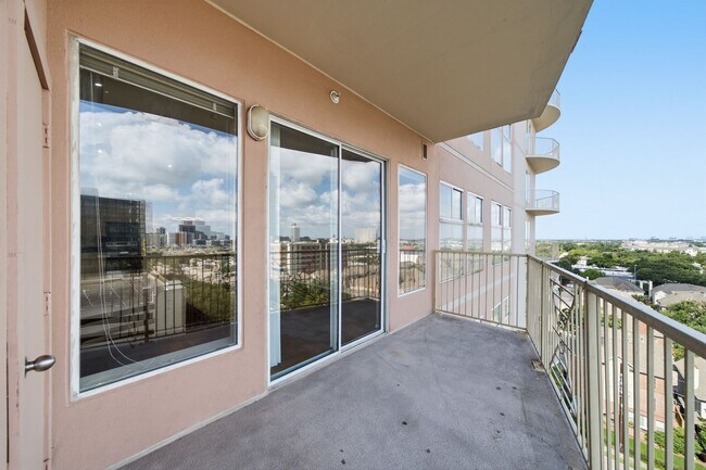 Building Photo - 3505 Sage Rd Unit 1003