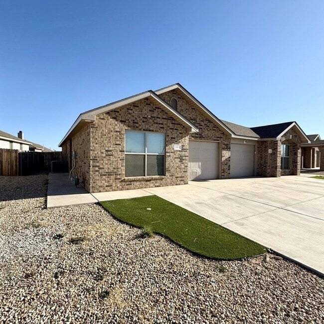 Photo - 2145 Kokomo Ave