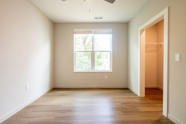 Glendora Flats