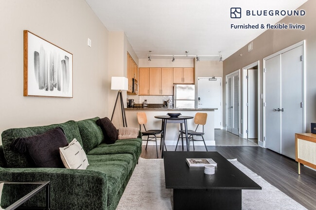 Photo - 443 New York Ave NW Unidad SI FL6-ID875