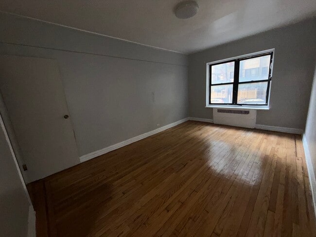 Photo - 253 E 181st St Unit 1