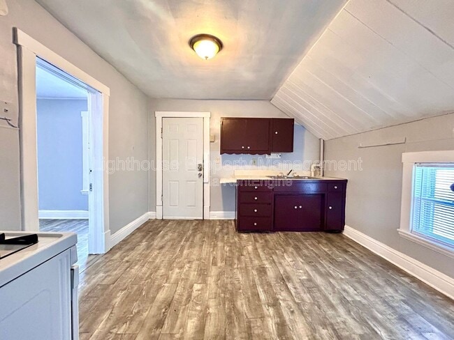 Photo - 2417 Reynolds St