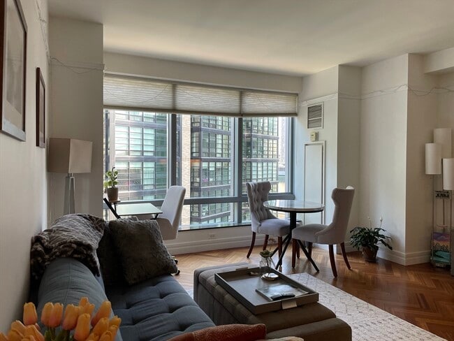 Building Photo - 1 Avery St Unit 12E