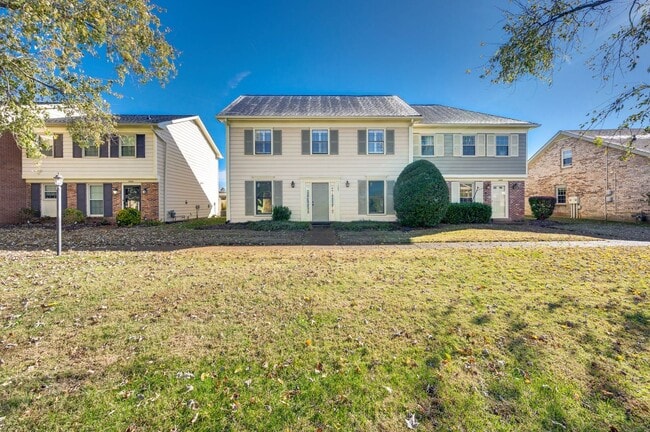 Photo - Awesome 4BR/3BA end-unit townhouse in the desirable River Plantation neighborhood!