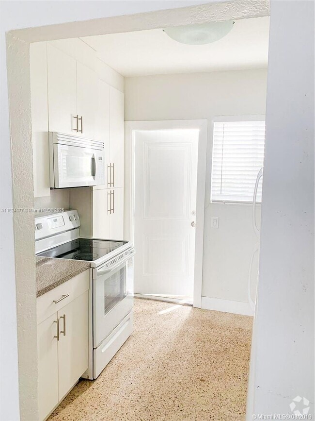 Building Photo - 805 81st St Unit 1 Rental
