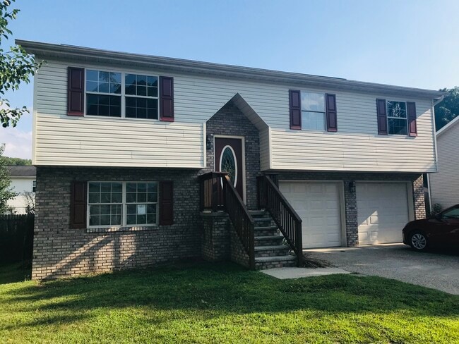 Photo - 3 Indian Trail