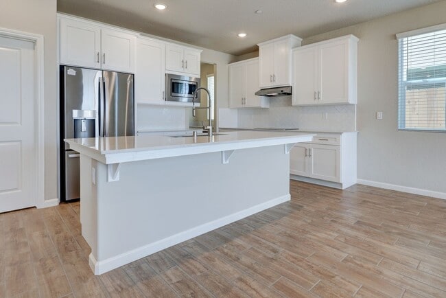 Photo - 857 Halford Ln