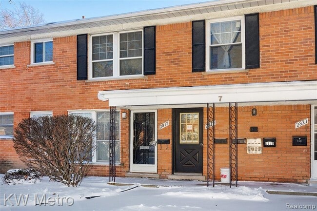 Photo - 2817 W 13 Mile Rd