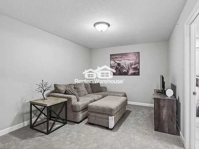 Photo - 25584 3rd St W