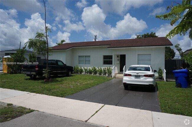 Building Photo - 300 SW 52nd Ave Rental