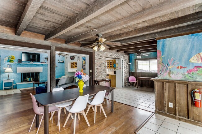 Photo - 1402 Via De Luna Dr