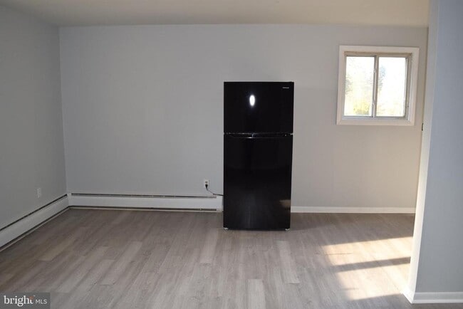 Photo - 901 Laurel St Unit APARTMENT #1