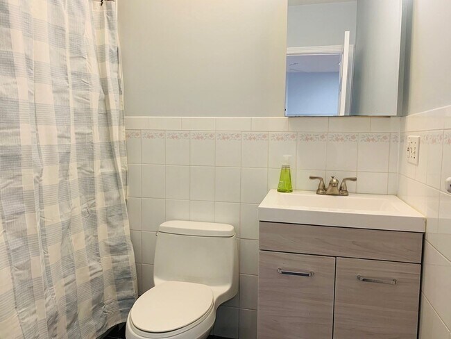 57 Regent St Unit 1R