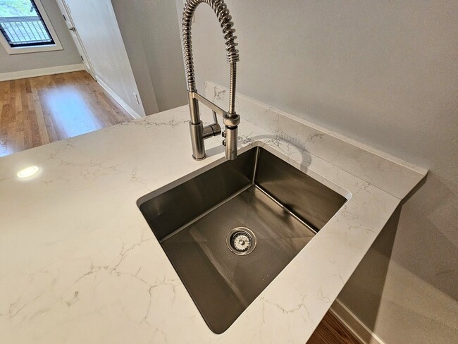 Photo - 1415 W Erie St