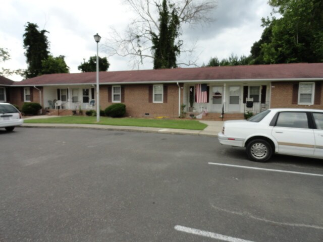 Hill Estates Apartments For Rent in Bladenboro, NC