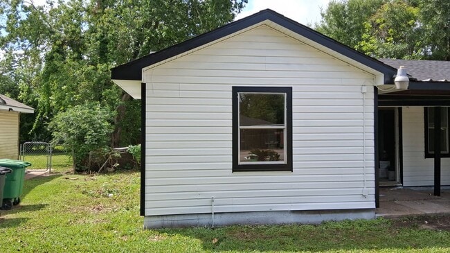 Photo - BEAUTIFUL HOME IN HOUSTON. MOVE IN READY!.