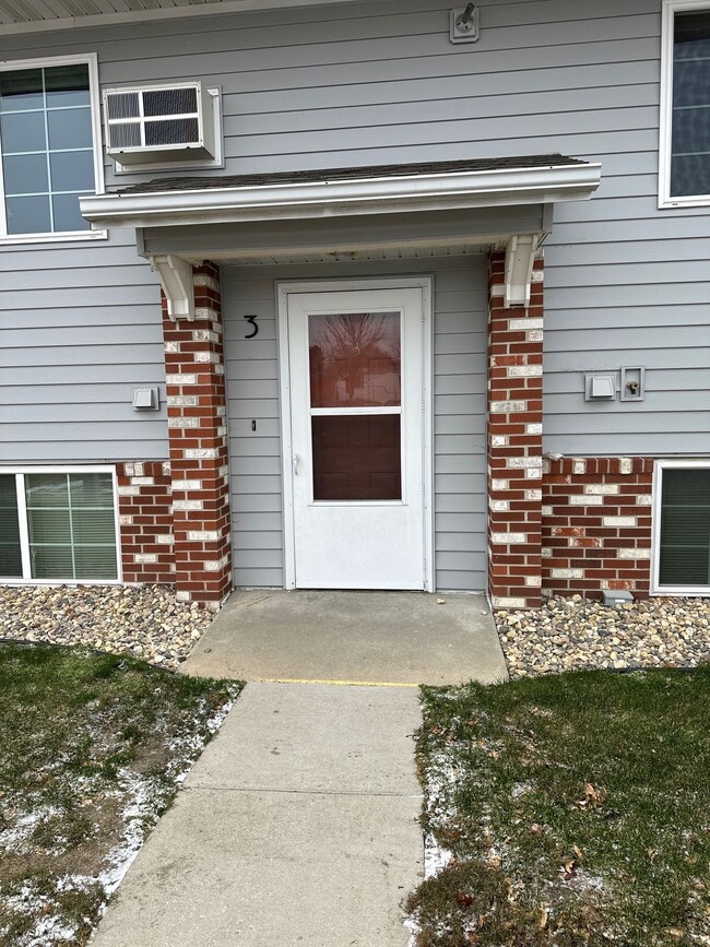 Photo - 725 6th Ave S