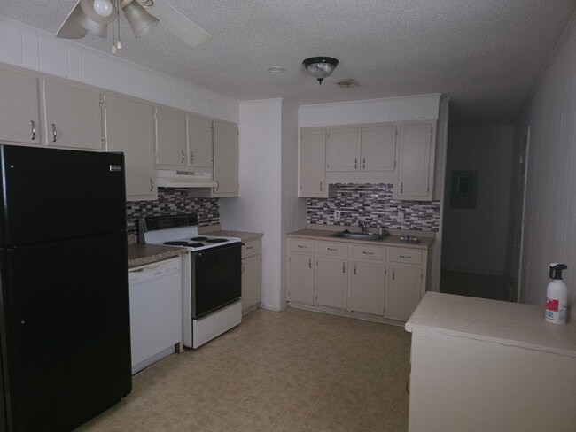 Photo - 440 Cattle Creek Rd