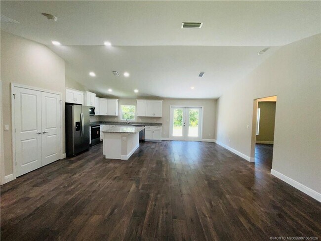 Photo - 7008 Salerno Rd