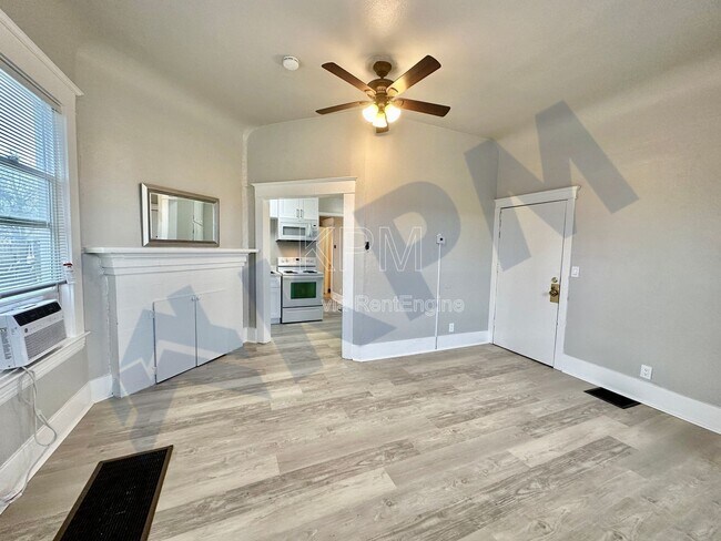 Photo - 121 E Lockeford St Unidad 2