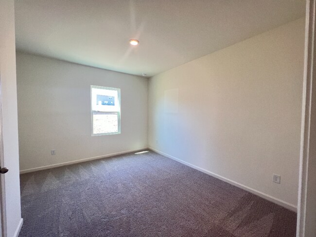 Photo - 119 Pond Ct