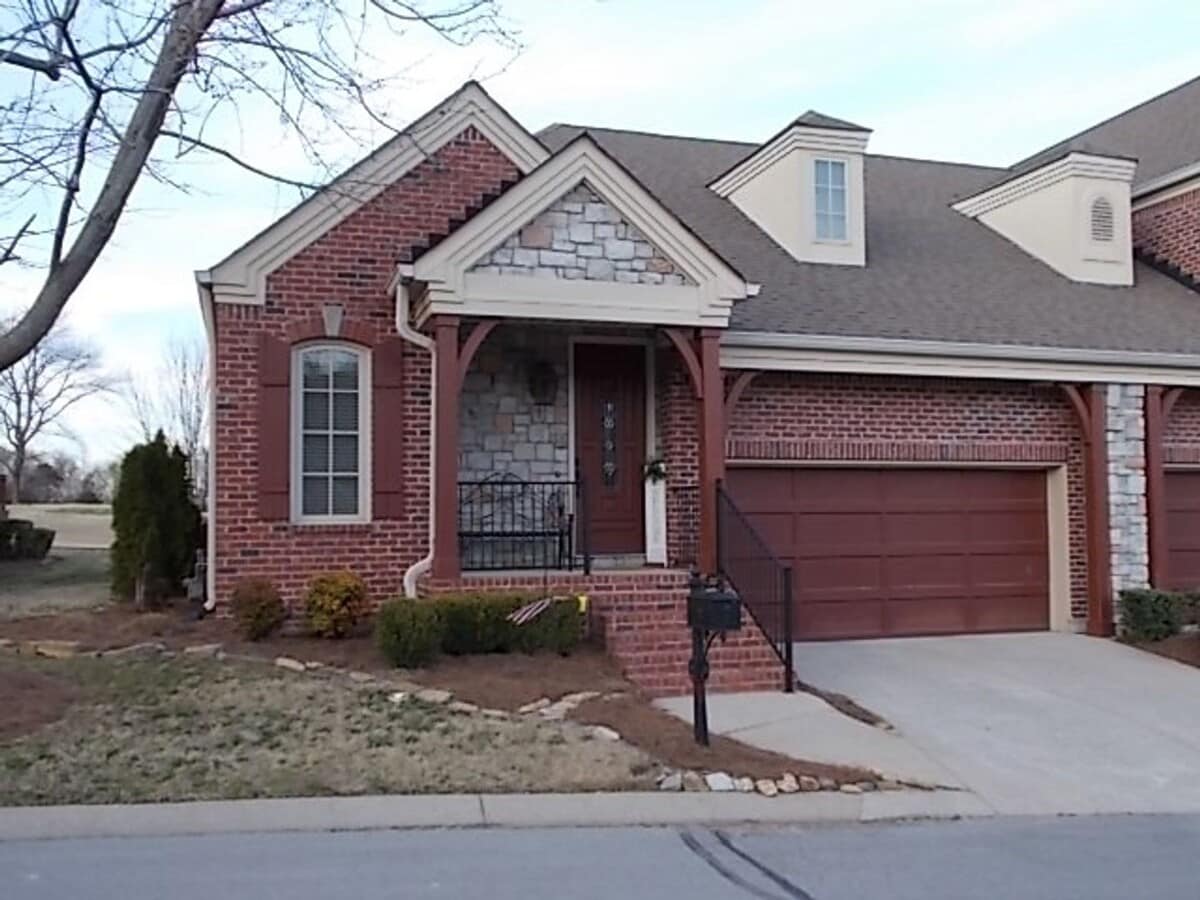 FIVE OAKS Condo for lease - 3 Bed, 2 Bath, 2150sqft - Lebanon - FIVE OAKS Condo for lease - 3 Bed, 2 Bath, 2150sqft - Lebanon