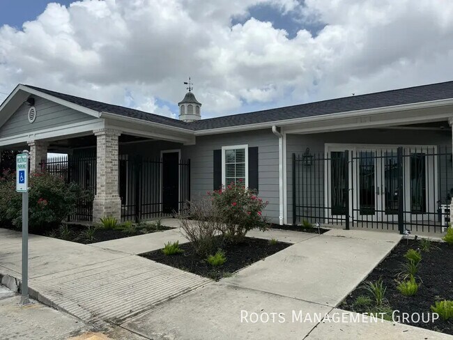 Photo - 15706 Clarke Springs Dr Unit 15706C