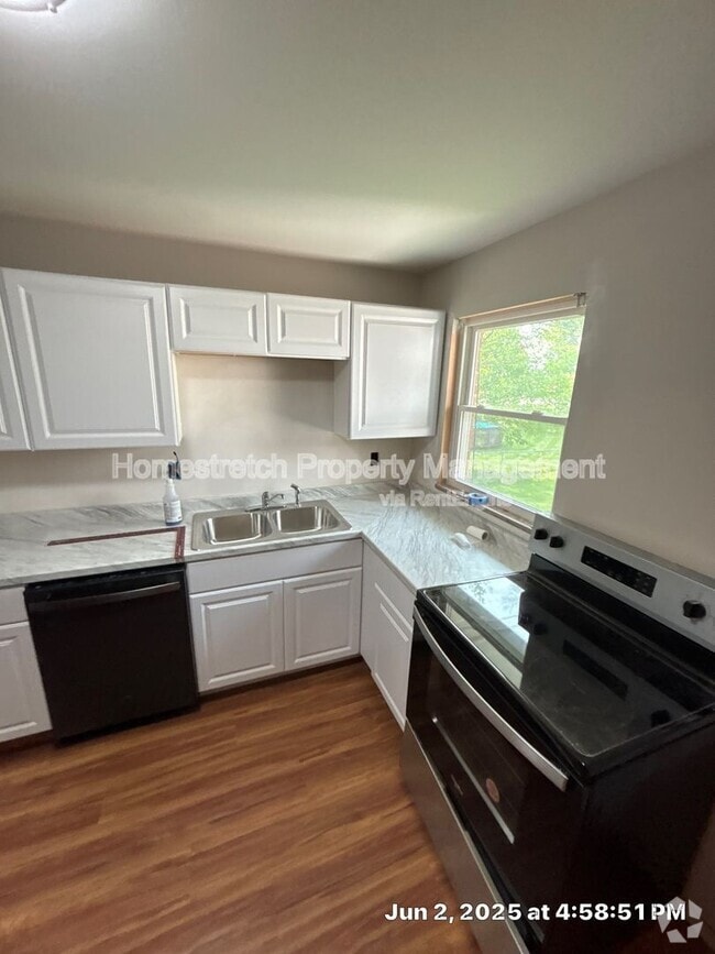Building Photo - 1385 Wadsworth Dr Rental