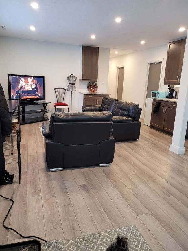 Photo - Room for rent