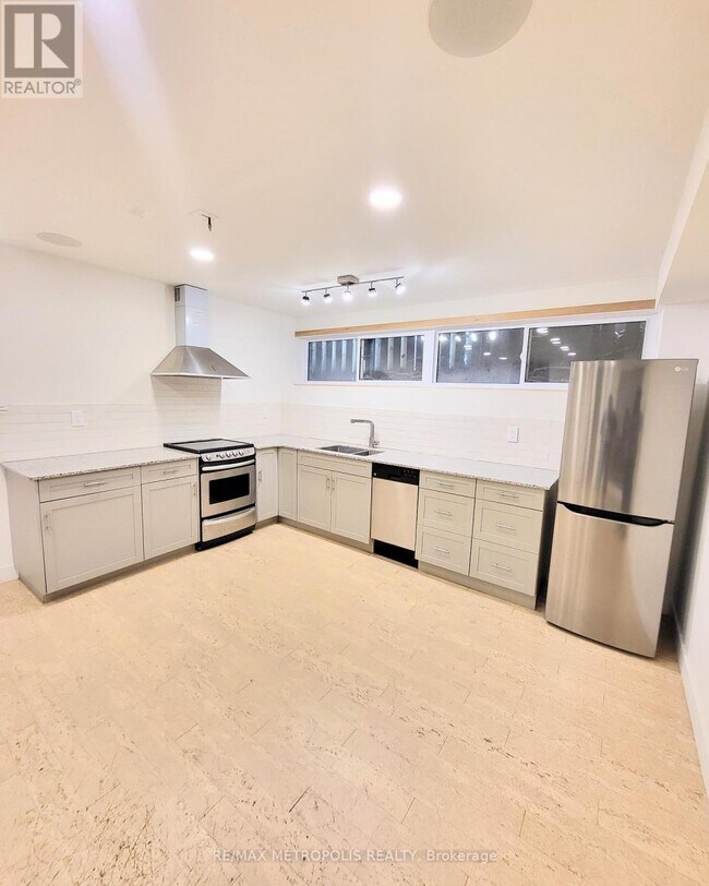 Photo - 72 Felicity Dr