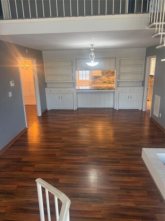 Photo - 2248 Laneway Dr