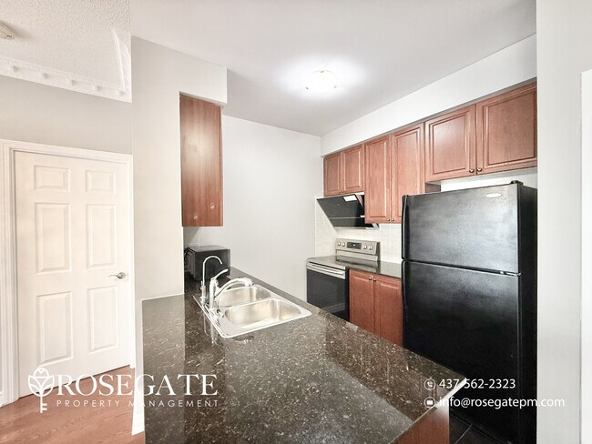 Photo - Stunning Corner-Unit 2 Bedroom Condo with Private Balcony & Parking in Scarborough Unité 3505