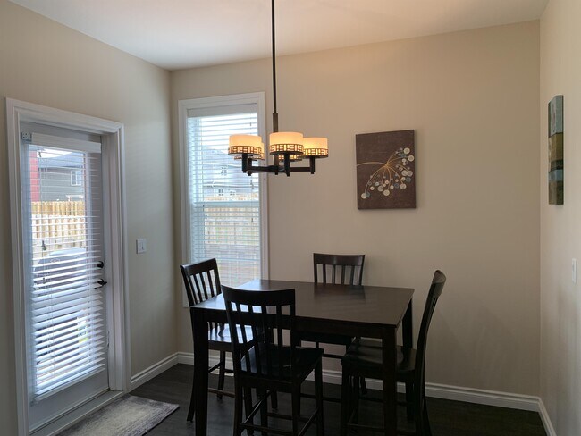 Photo - 8328-8387 87 Ave