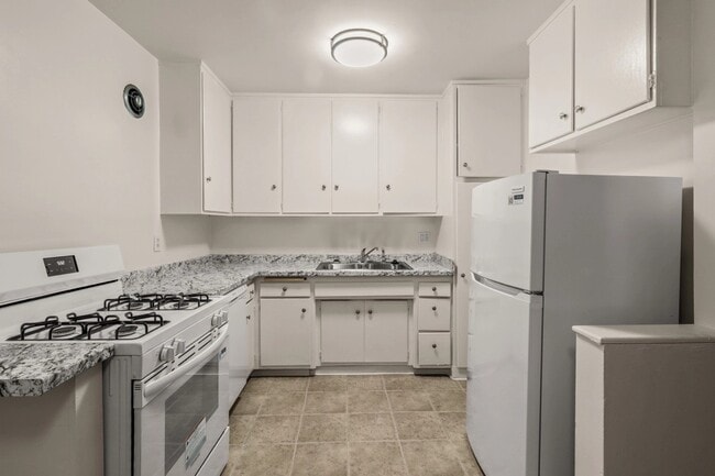 Photo - 11660 Chenault Street,