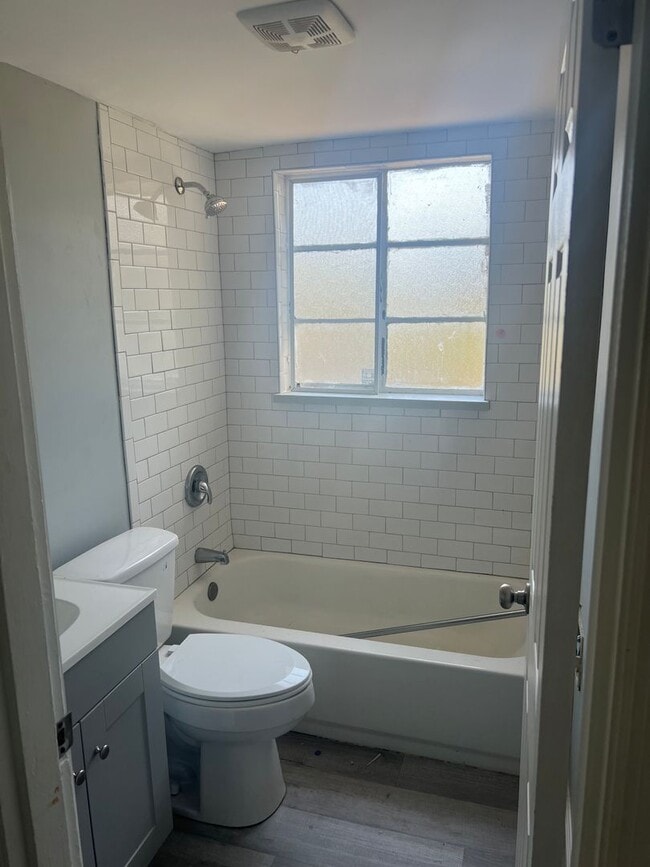 Photo - 1155 Linda Vista Ave Unit 2
