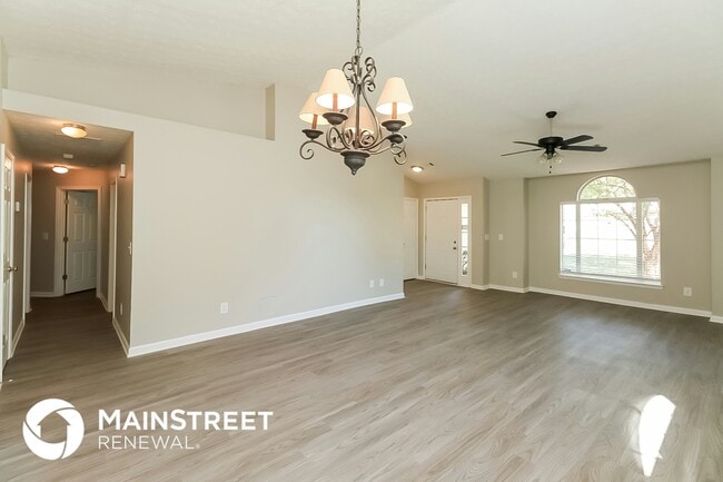 Photo - 6695 Emerald Pointe Cir