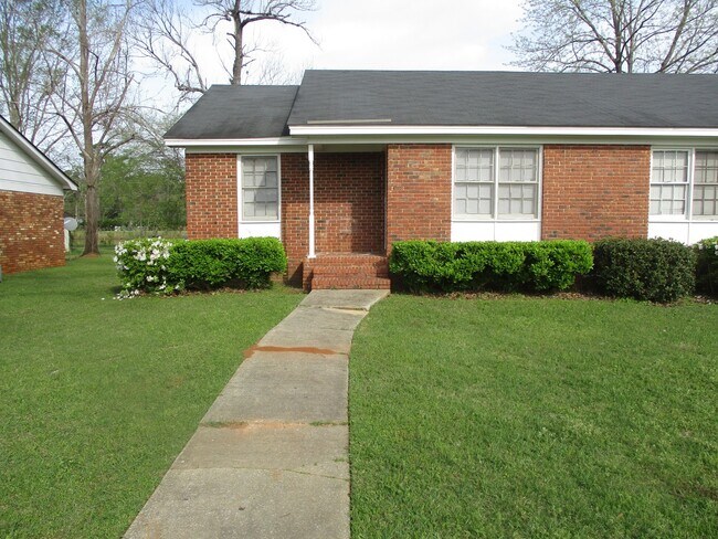 Photo - 422 Kingswood Dr House