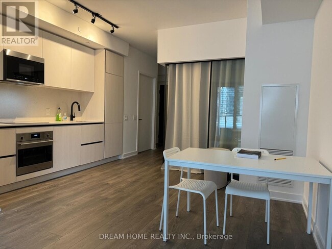 Photo - 108 Peter St Unité 1205