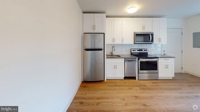 Building Photo - 5850 N 13th St Unit 102 Rental